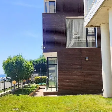 Amara Sea View Апартамент *